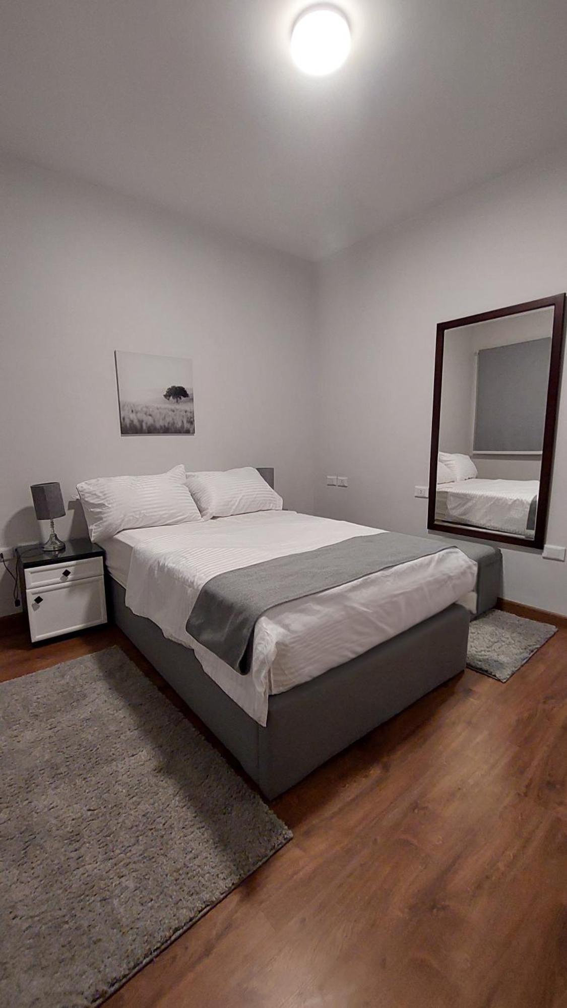 Apartment مفروشة حديثة وواسعة 3 غرف 6th of October City